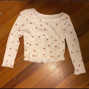 Cropped mid sleeve cherry print shirt